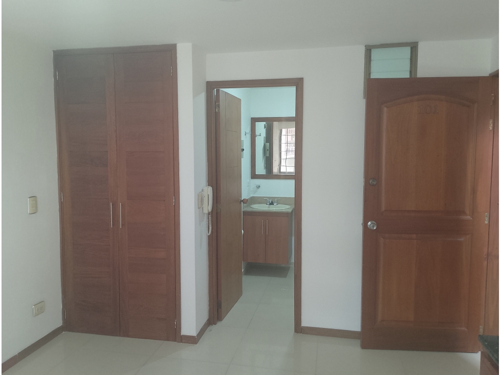 ARRIENDO APARTAESTUDIO OCTAVO PISO CON ASCENSOR — foto 4