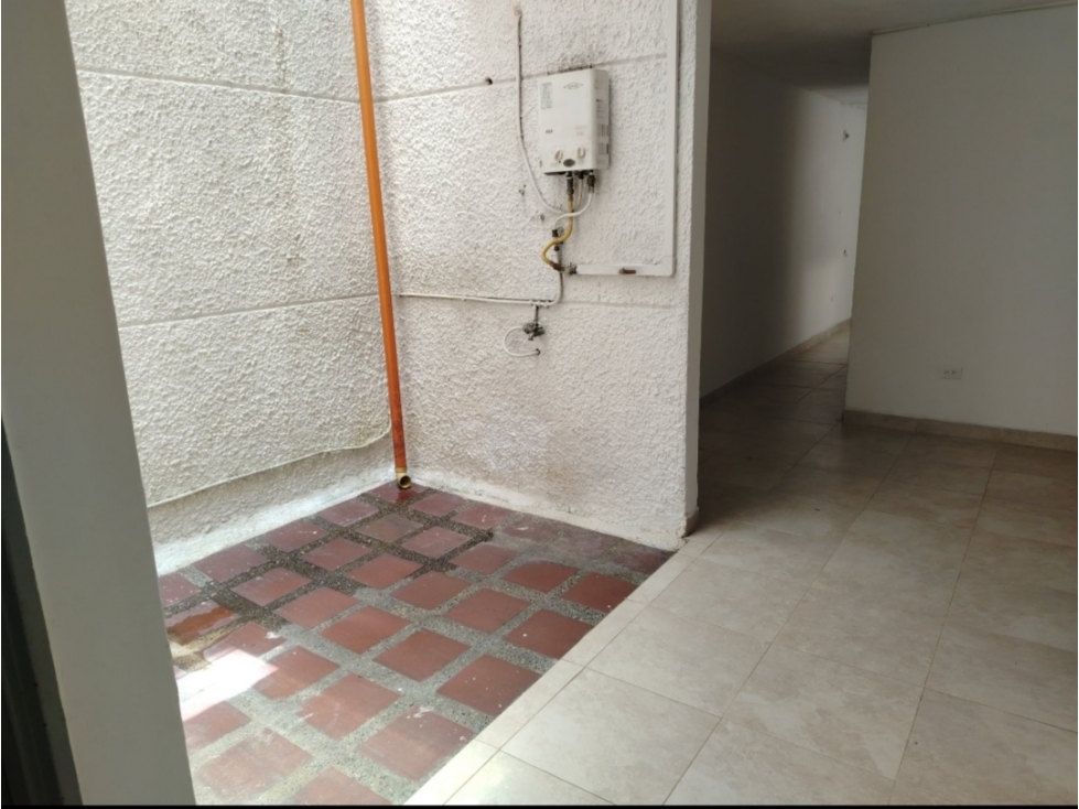 APARTAMENTO EN ARRIENDO SECTOR MANRIQUE — foto 3