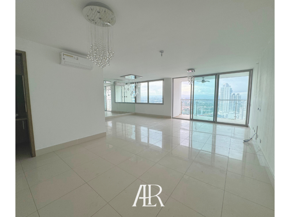 Vendo apartamento piso alto Costa del Este, precio de Oportunidad!