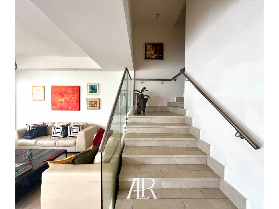 Vendo Espectacular Town Home en Santa Maria — foto 4