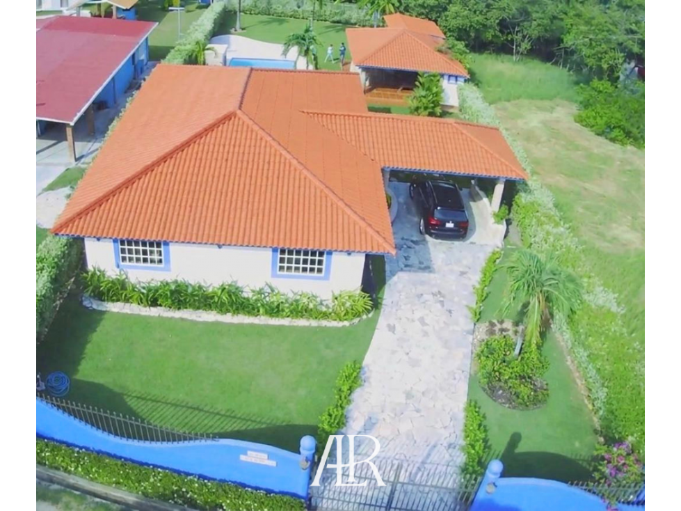 ALQUILO CASA CON PISCINA PRIVADA, ZONA DE CORONADO