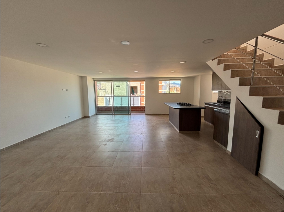 Vendo apartamento con terraza muy grande en Laureles