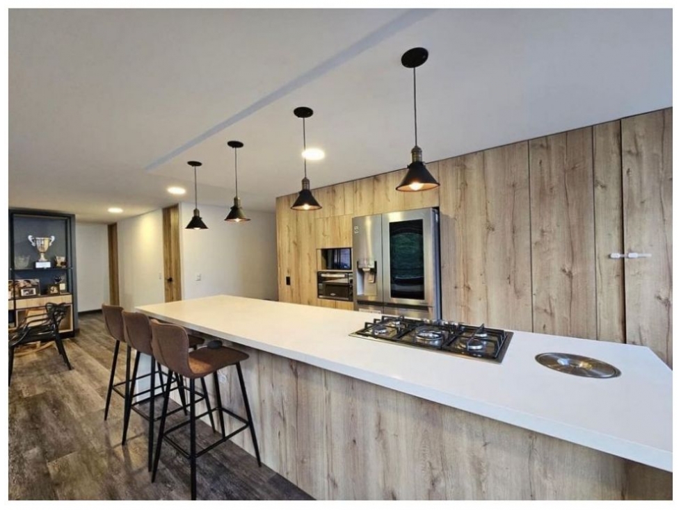 MODERNO APARTAMENTO EN LA LOMA DEL TESORO
