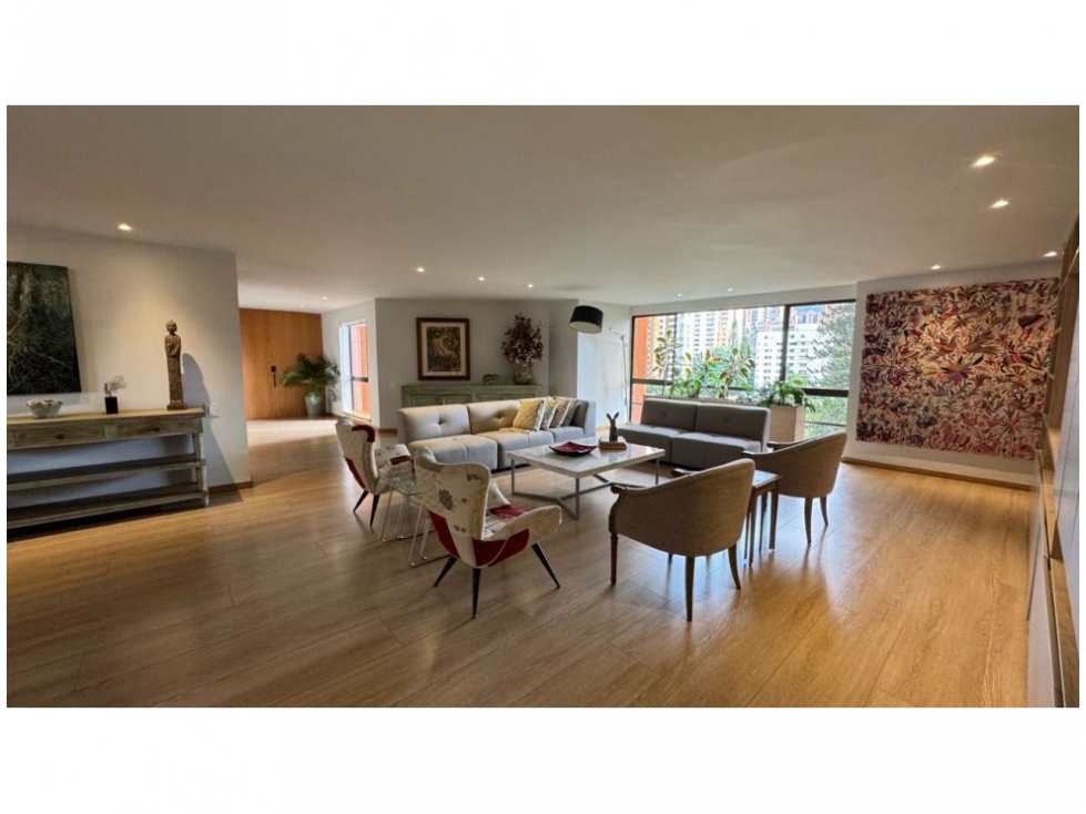 Apartamento remodelado en venta, sector castropol, poblado