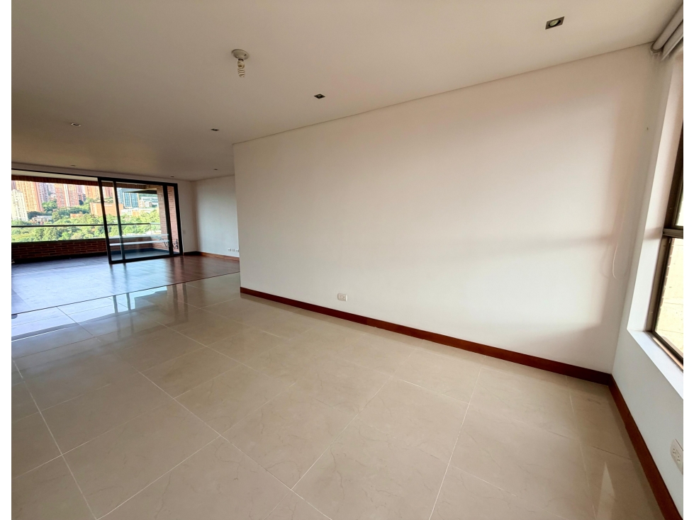 Espectacular apto en venta y arriendo Loma de los Gonzales — foto 4