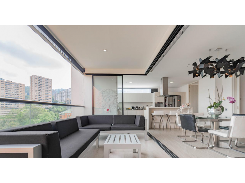 Apartamento en El Poblado, sector Las Lomas 1