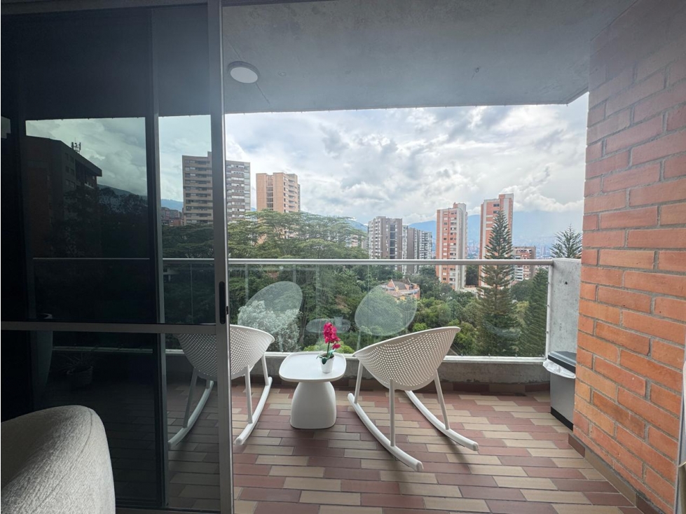 Apartamento en Envigado, sector Loma de los mesa