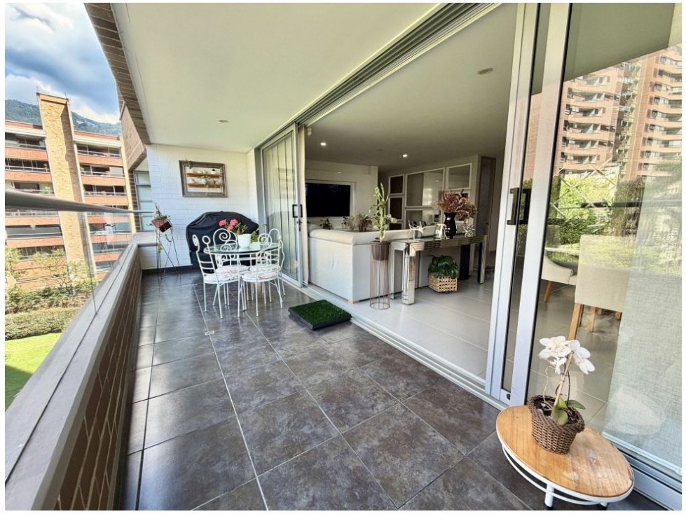 Apartamento en Envigado, sector Loma del Chocho