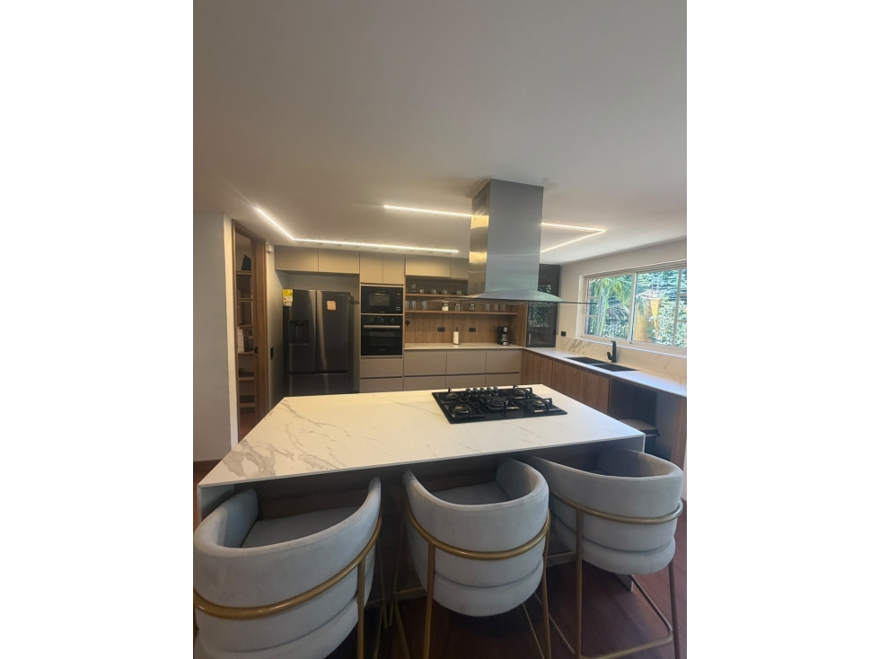 HERMOSA CASA EN ARRIENDO VACÍO O AMOBLADA EN EL ESCOBERO, ENVIGADO