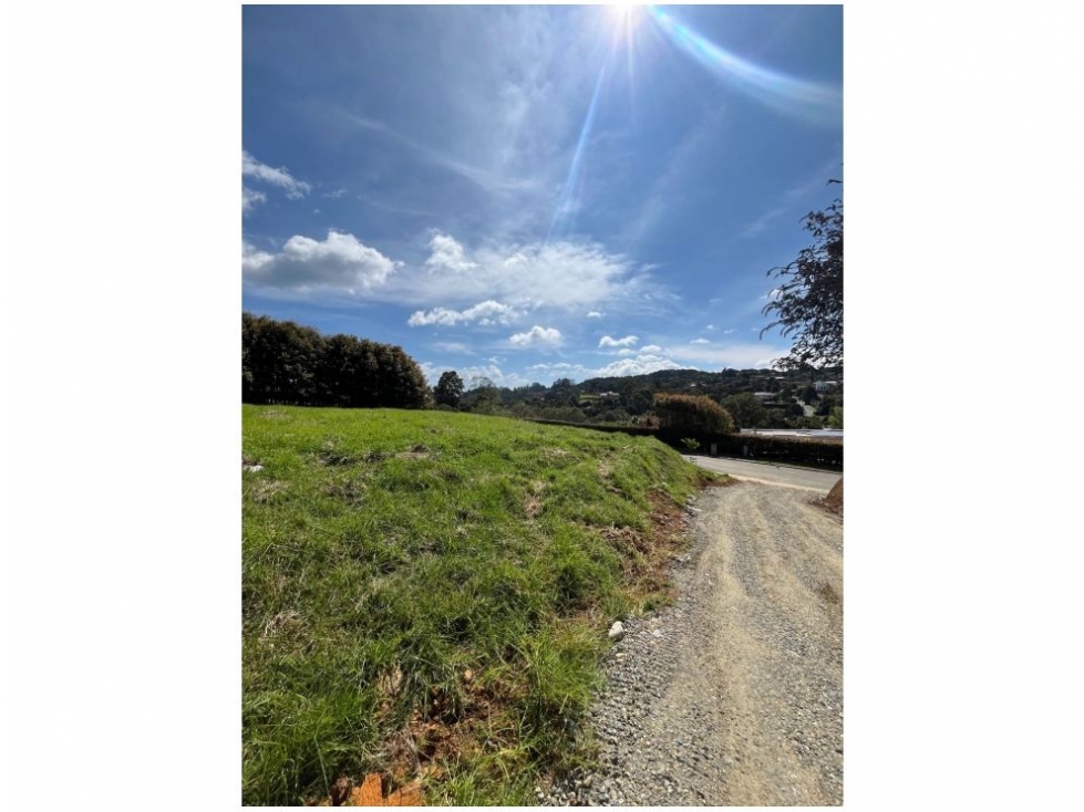 LOTE con vecinos definidos/entrada compartida o independiente — foto 2