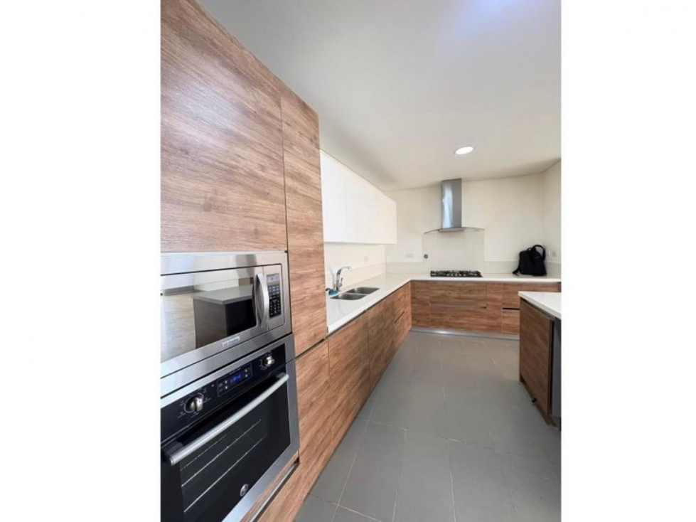 Apartamento en medellin, sector Laureles — foto 4