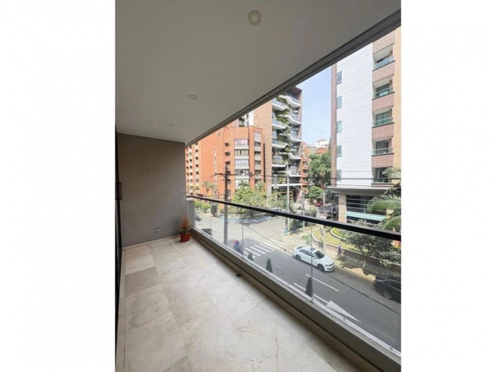Apartamento en medellin, sector Laureles — foto 2