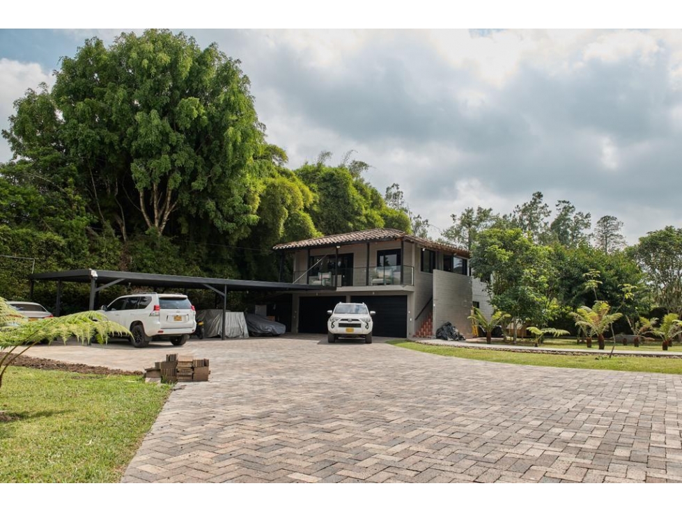 Casa con caballerizas, sector cabeceras-Rionegro — foto 2