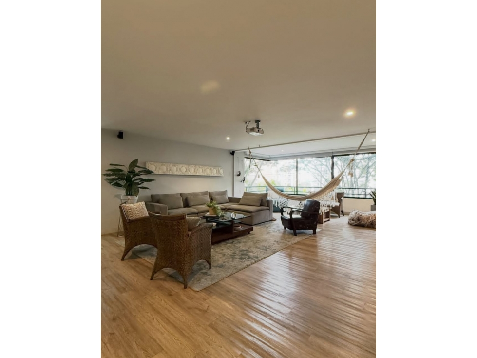 Apartamento en el Poblado, sector San Lucas