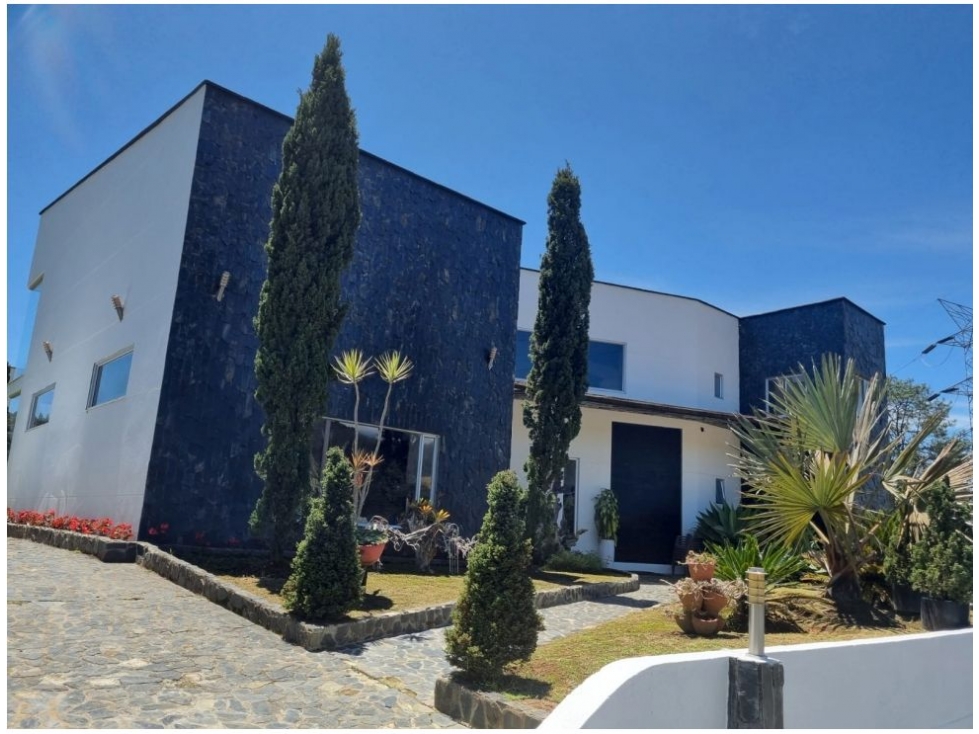 Casa campestre venta y/o alquiler, Sector Altos del Escobero, Envigado