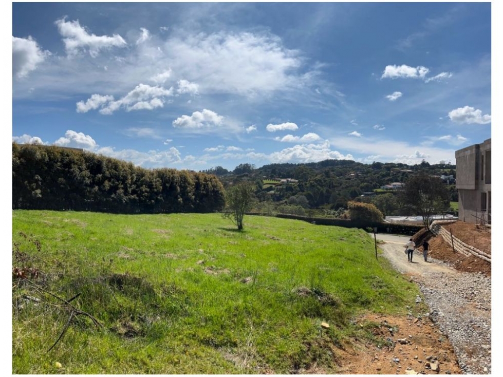LOTE con vecinos definidos/entrada compartida o independiente — foto 6