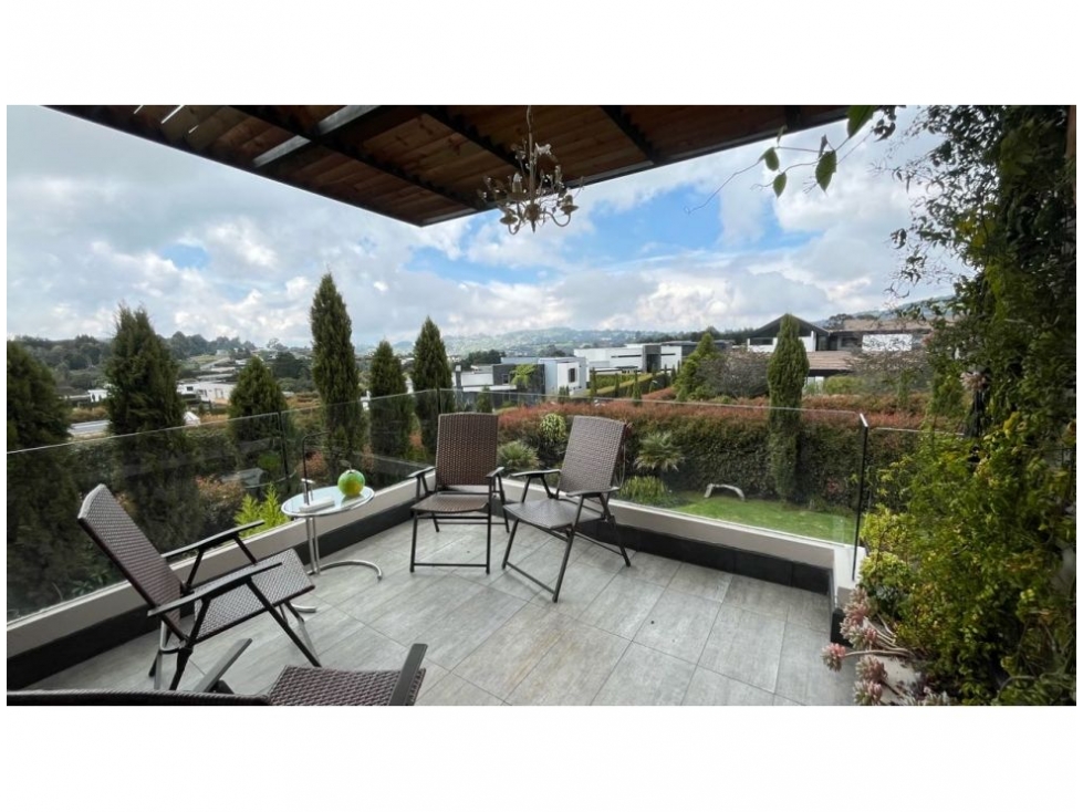 Casa en Envigado, sector Alto de Palmas