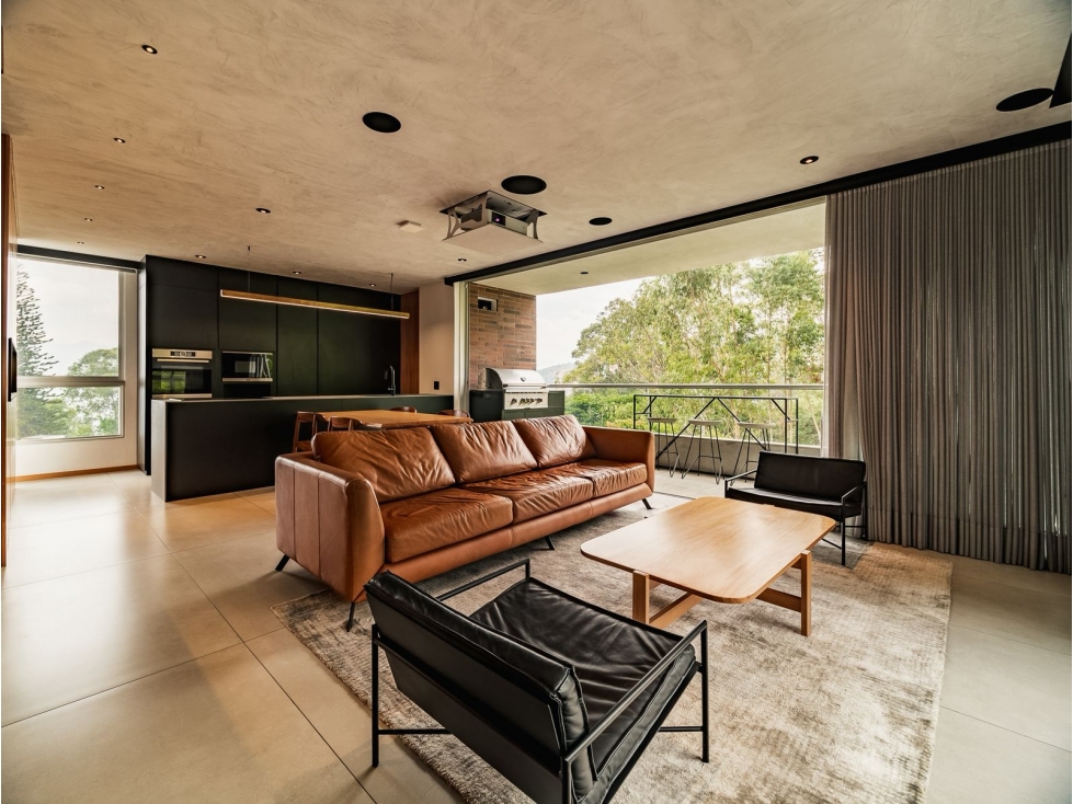 Apartamento amoblado de lujo en El Poblado, sector Cola del Zorro