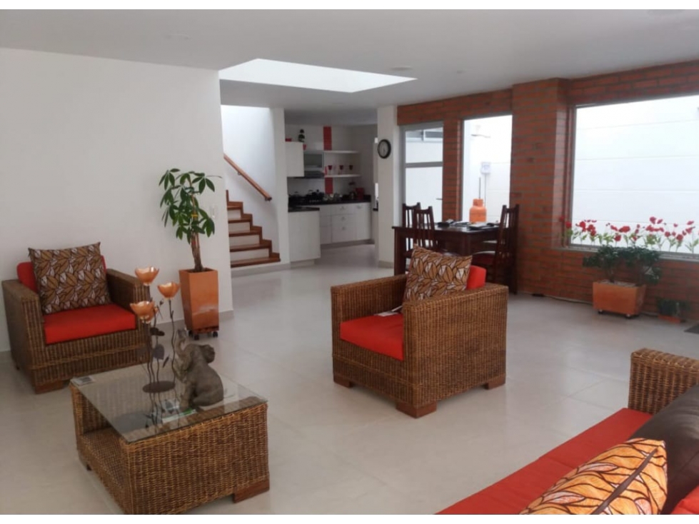 Venta de casa unifamiliar en unidad cerrada en la Ceja