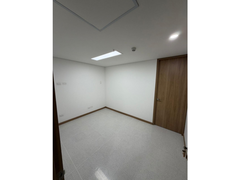 Venta de consultorio para estrenar en Torre Medica Vitha