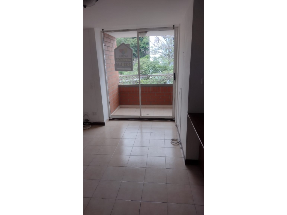 Venta de apartamento en la Almería, pago solo contado