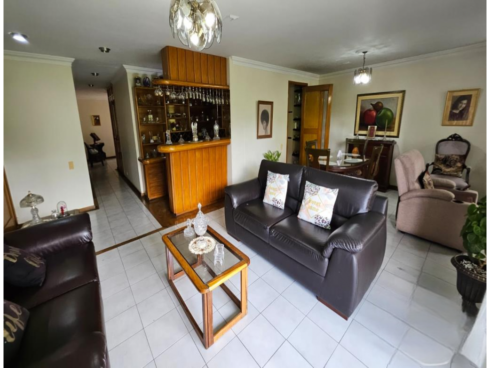 Venta de apartamento en edificio con ascensor — foto 2