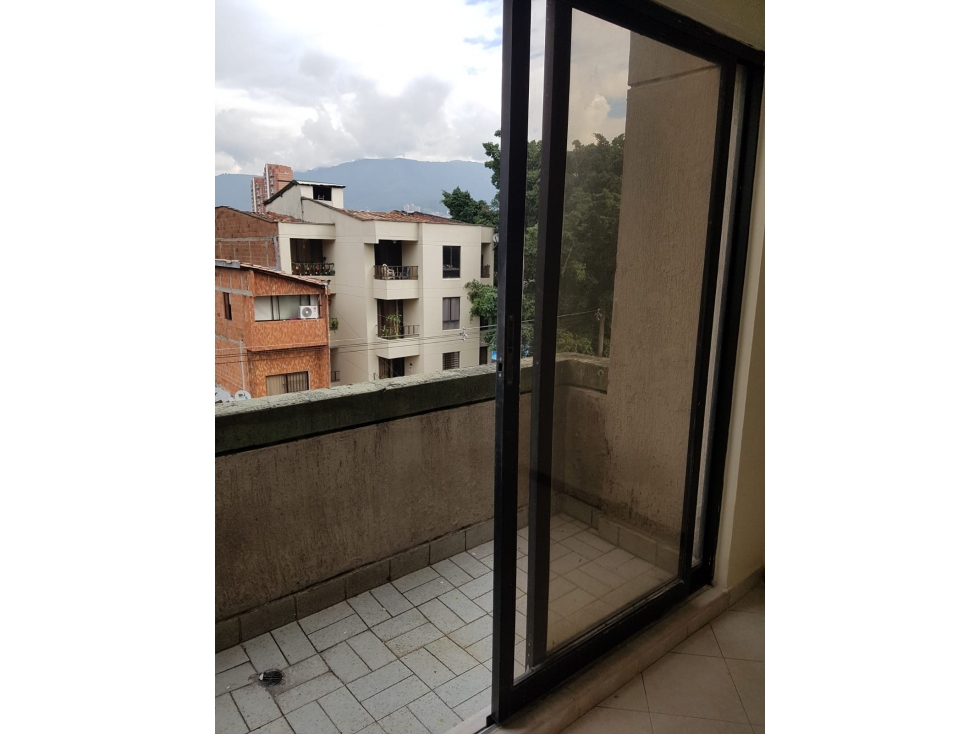Venta de apartamento Florida Nueva 4 piso sin ascensor — foto 3