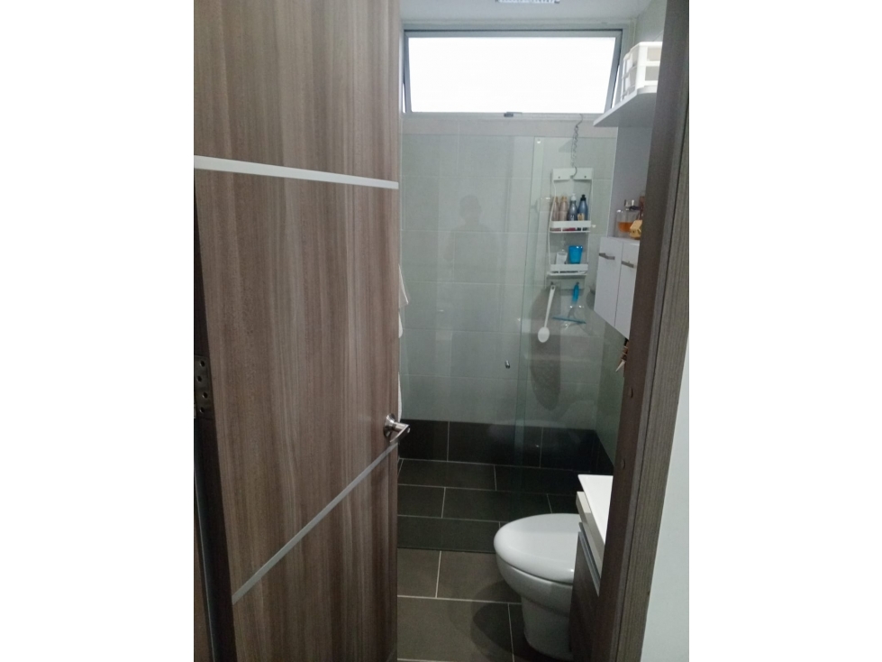VENDO HERMOSO APARTAMENTO EN SABANETA SECTOR LAS LOMITAS — foto 5