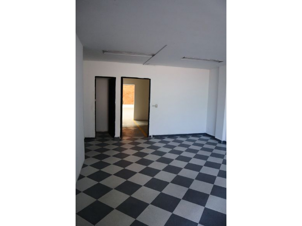 BODEGA ALCAZARES ARRIENDO 400 M2 - 6