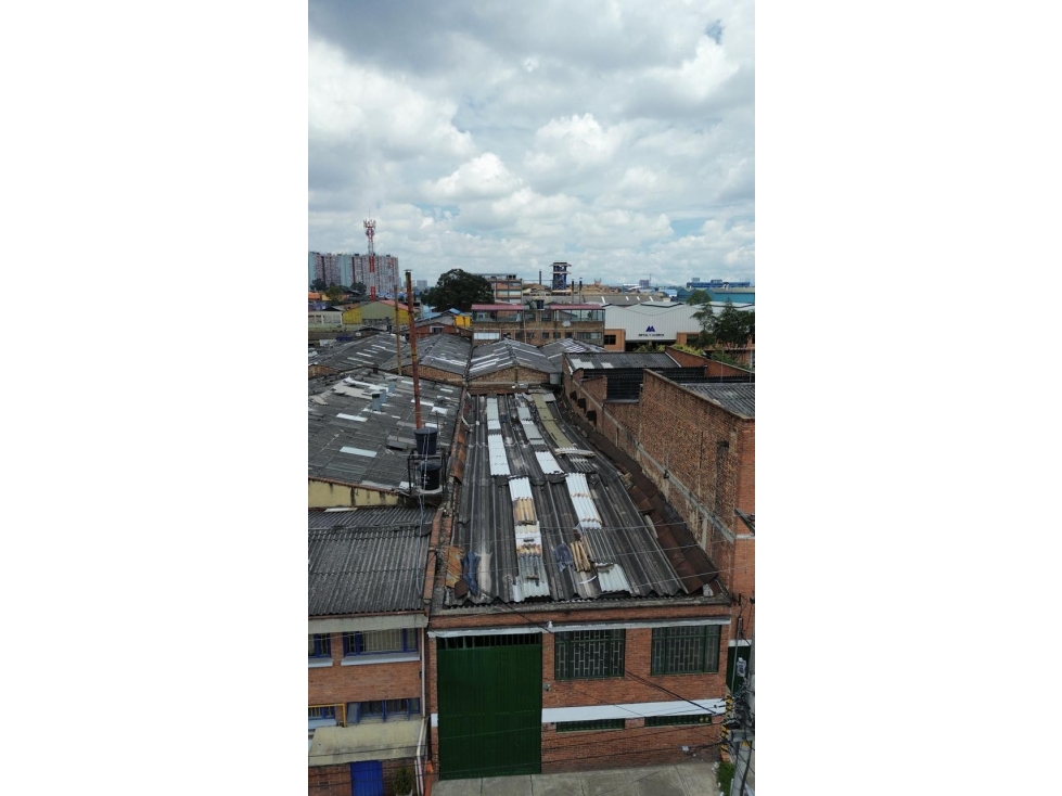 BODEGA PENSILVANIA -PUENTE ARANDA 400 m2 $1.650.000.000