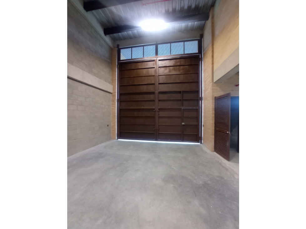 Bodega Parque industrial Tocancipa 2.282 m2. 230 KVA - 6