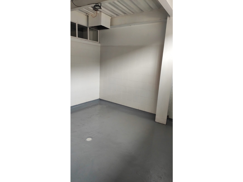 BODEGA PRADO VERANIEGO IDEAL COCINAS OCULTAS - ALIMENTOS 294M2