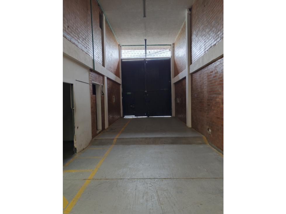 BODEGA ALCAZARES ARRIENDO 400 M2 - 4