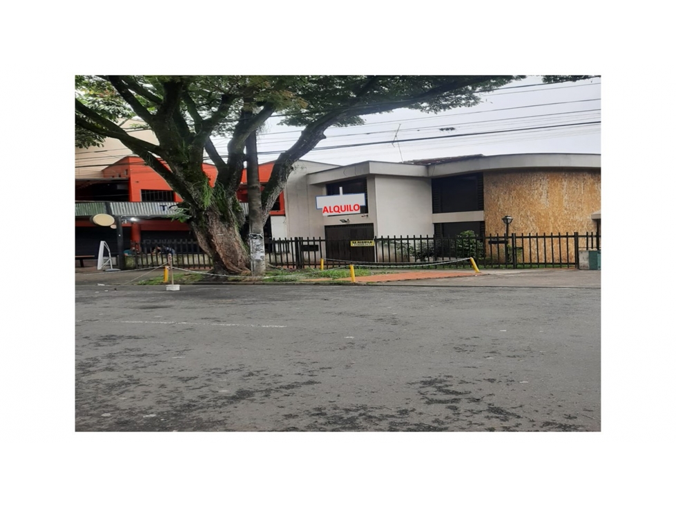 CASA COMERCIAL PARQUE DEL PERRO - 1