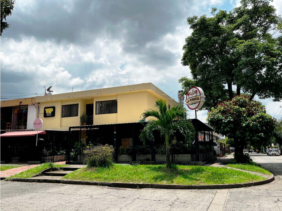 VENDO CASA COMERCIAL EN LA FLORA