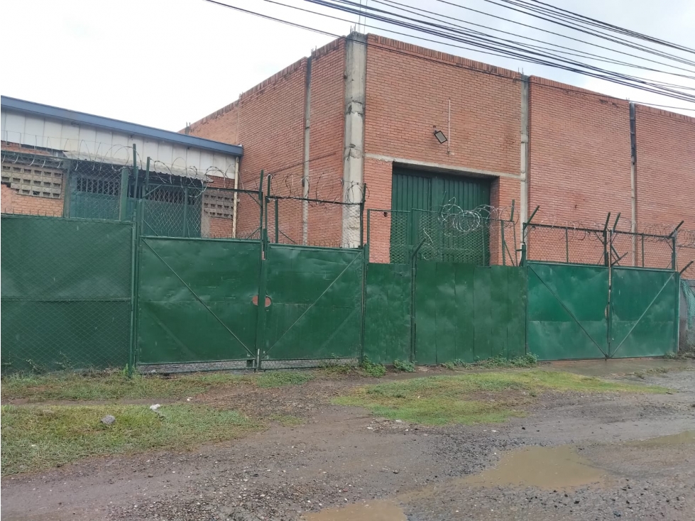 ALQUILO BODEGA FLORA INDUSTRIAL