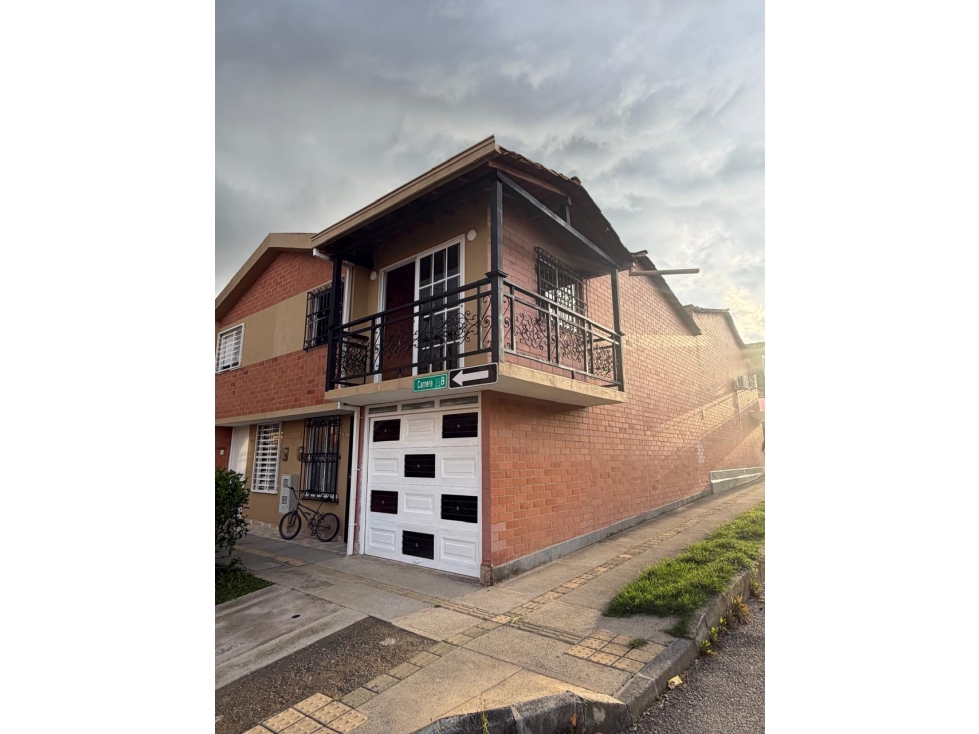 Casa en La Ceja, Antioquia — foto 2