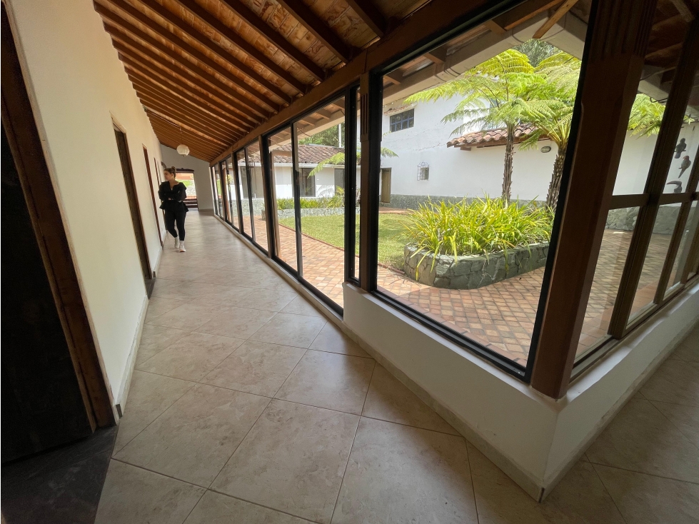 Finca con pesebrera y lote para desarrollo Rionegro Sector Sajonia — foto 3