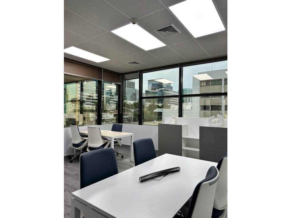ALQUILER OFICINA AMOBLADO 189mt2 TORRE CREDICORP BANK CALLE 50 PT — foto 2