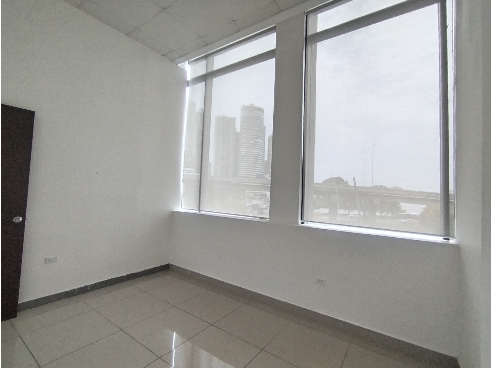 ALQUILER OFICINA AVENIDA BALBOA CP — foto 4