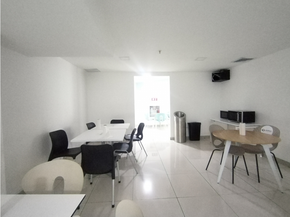 ALQUILER OFICINA AVENIDA BALBOA CP — foto 6