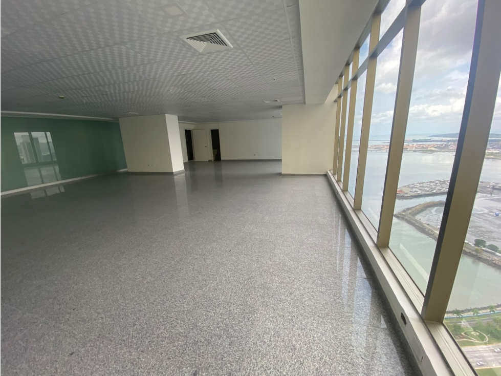 ALQUILER OFICINA AMPLIA SIN DIVISIONES AVENIDA BALBOA TORRE BICSA — foto 4