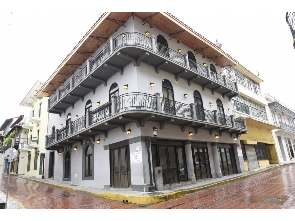 LOCAL COMERCIAL EN CASCO ANTIGUO PANAMÁ 210 m² PT