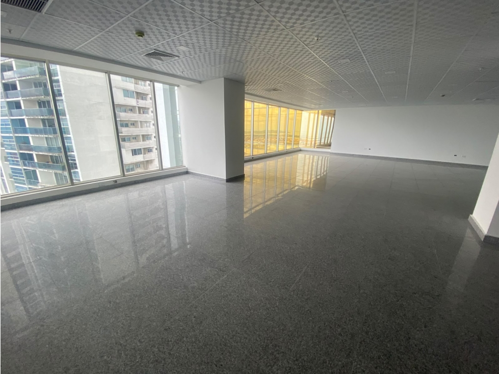ALQUILER OFICINA AMPLIA SIN DIVISIONES AVENIDA BALBOA TORRE BICSA — foto 3