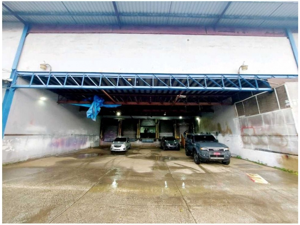 ALQUILER GALERA 1600m2 EN LOS ANGELES, BETANIA — foto 2