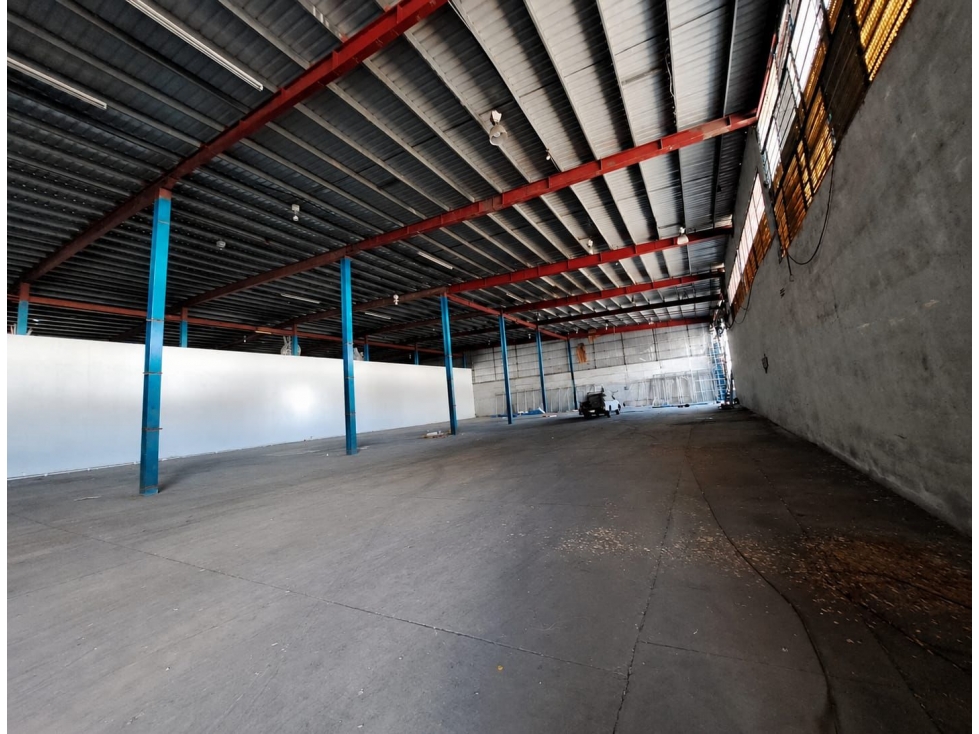 ALQUILER GALERA 1600m2 EN LOS ANGELES, BETANIA — foto 3