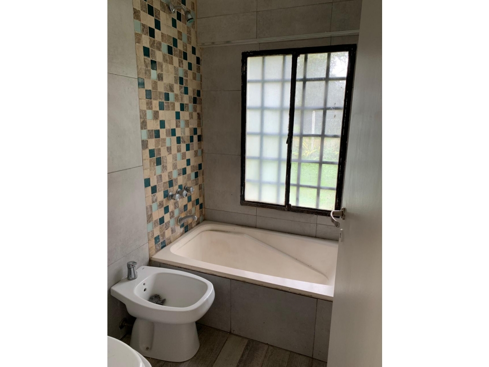 Venta Casa Quinta en Las Casuarinas. Calle 268 esq 247 - 6