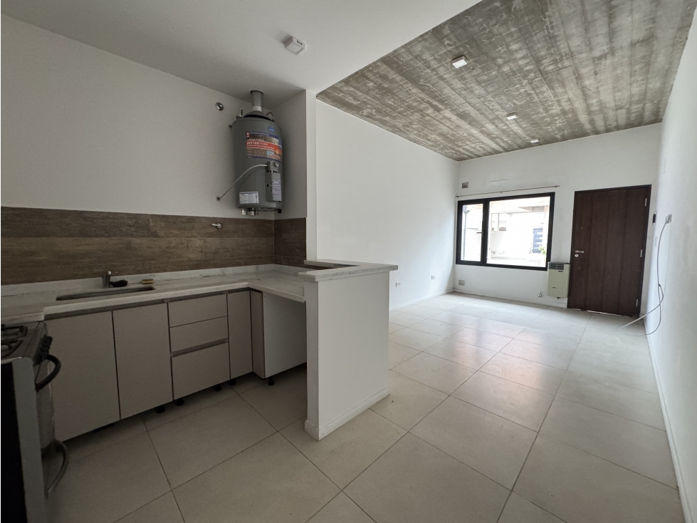 *VENTA* DEPARTAMENTO 2 AMBIENTES CENTRICO P/B - 3
