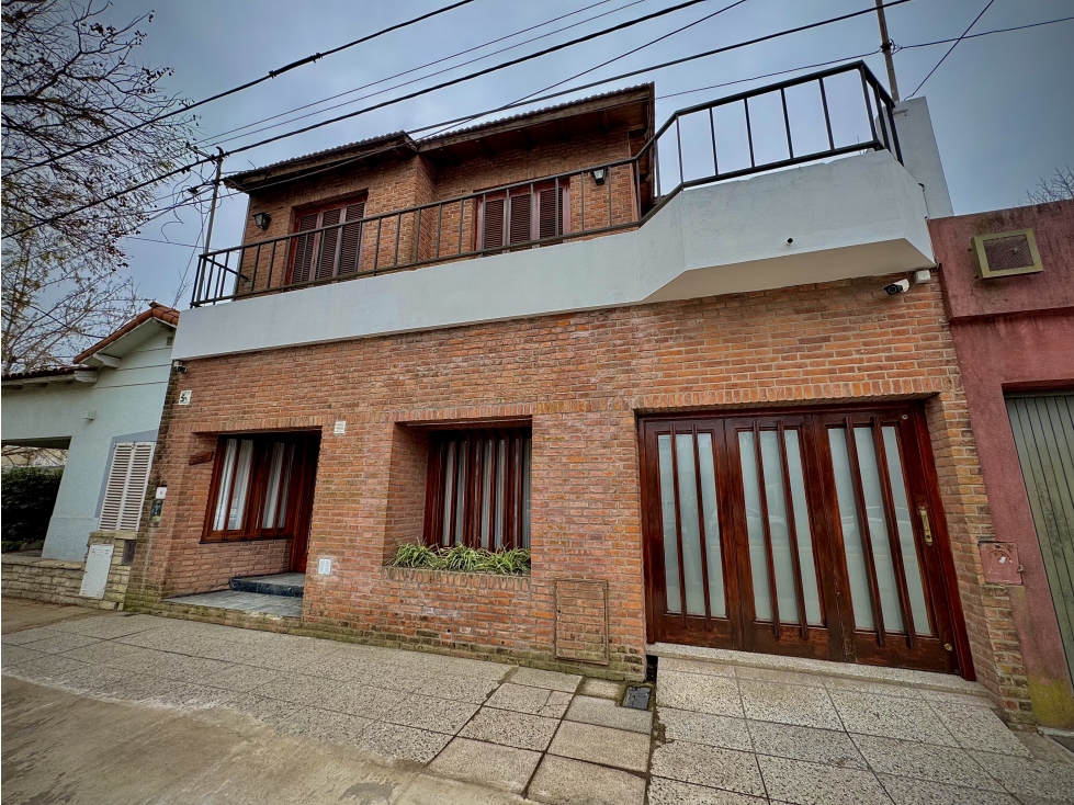 Venta Casa Centrica Dr Muñiz 220