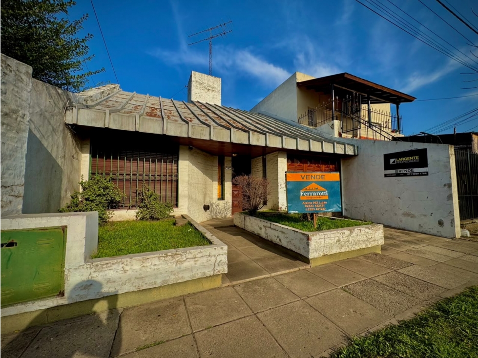 Venta Casa en Bº Sarmiento Ferrocarril Oeste 1314 - 2
